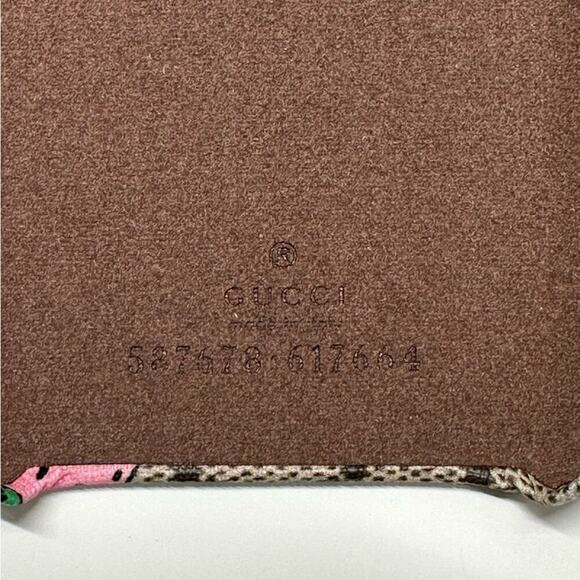 NWB | Gucci | Strawberry iPhone X/XS Case - Picture 4 of 8